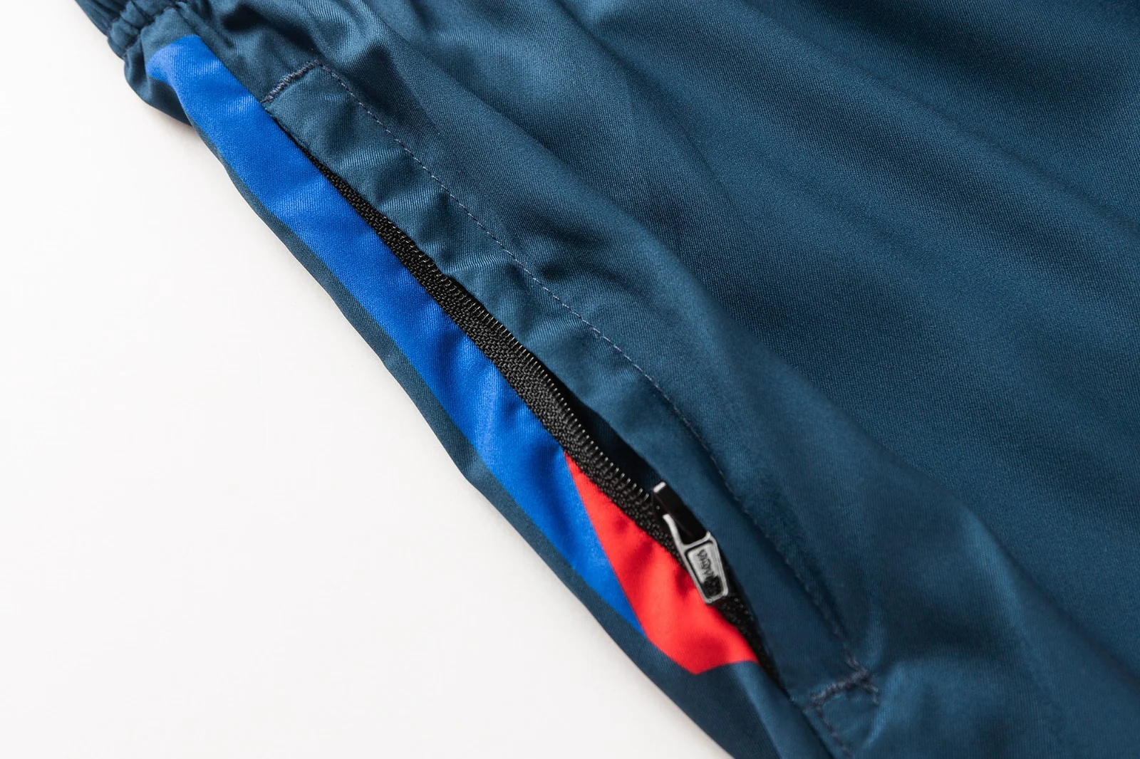 NRL 2026 Gym Shorts - Newcastle Knights - Adult - Mens - Training - Image 6